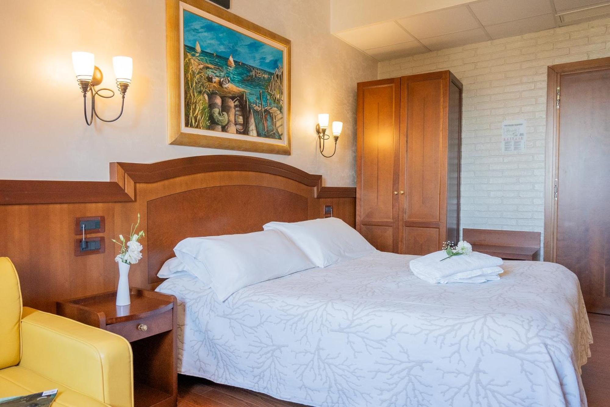 Art Hotel Santa Lucia Termoli Exterior foto