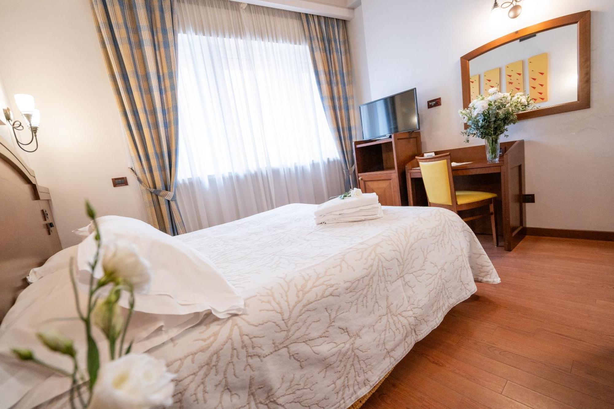 Art Hotel Santa Lucia Termoli Exterior foto