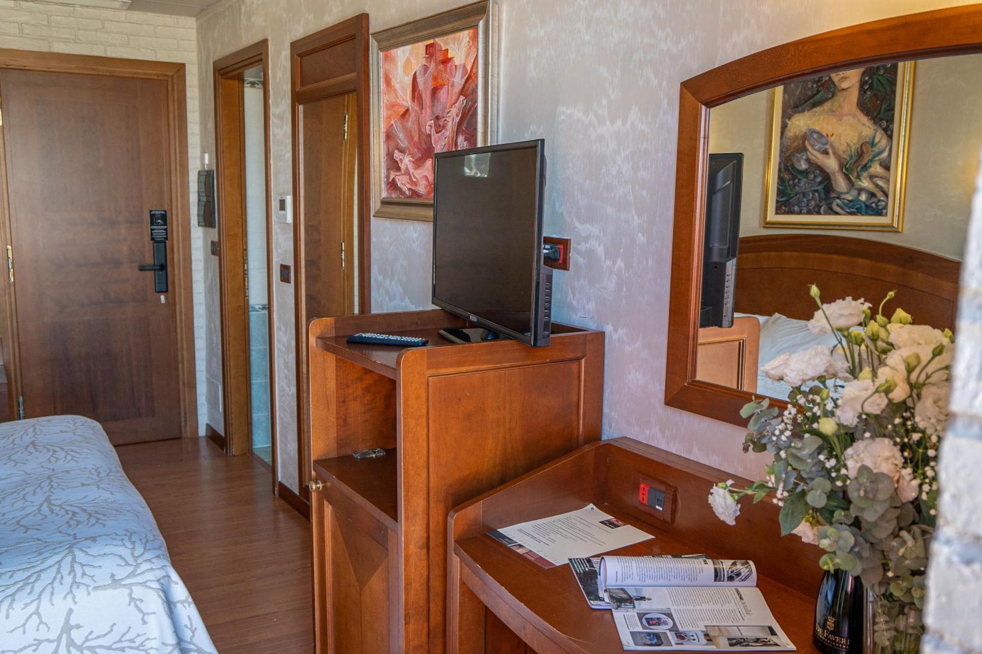 Art Hotel Santa Lucia Termoli Exterior foto