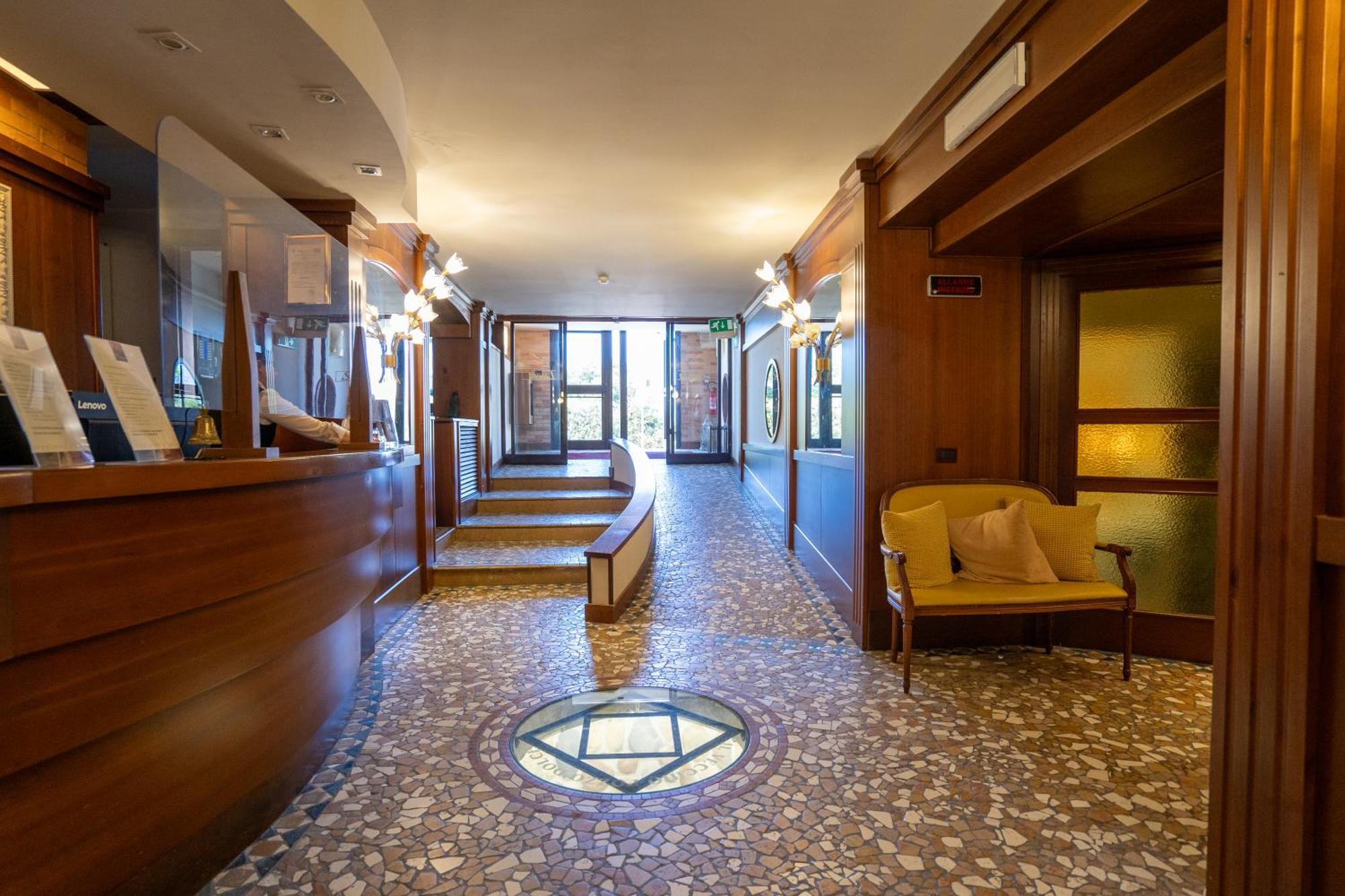 Art Hotel Santa Lucia Termoli Exterior foto